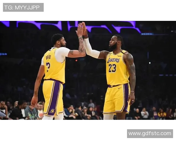 帕金斯谈高个子球员生涯短暂文班独特发展窗口或将不同于常人 帕金斯谈高个子球员生涯短暂文班独特发展窗口或将不同于常人