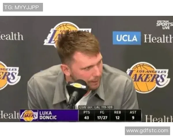 东契奇伤病状态升级为出战成疑明日能否回归NBA杯成焦点 东契奇伤病状态升级为出战成疑明日能否回归NBA杯成焦点