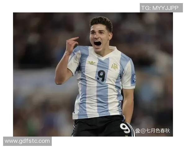 欧洲世预赛精彩瞬间回顾小麦倒钩与麦克连恩中圈吊射争夺最佳进球 欧洲世预赛精彩瞬间回顾小麦倒钩与麦克连恩中圈吊射争夺最佳进球