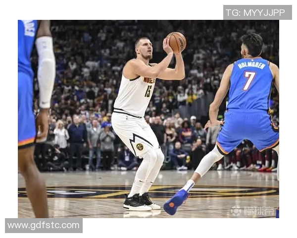 约基奇半场狂砍19分7篮板4助攻2抢断展现恐怖效率