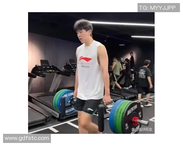 杨瀚森谈体能提升秘诀：遵循球队训练计划与教练安排上场时机