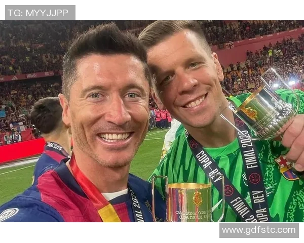 阿斯报道莱万缺席国王杯弗里克计划大幅度轮换阵容