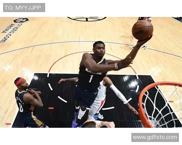 锡安复出表现抢眼半场8投4中罚球3中4轻松拿下11分 锡安复出表现抢眼半场8投4中罚球3中4轻松拿下11分