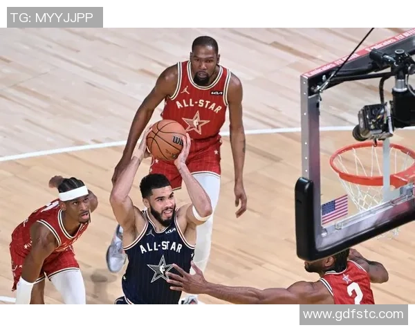 豪泽坦言上场时间波动影响心态立志专注球队提升整体表现