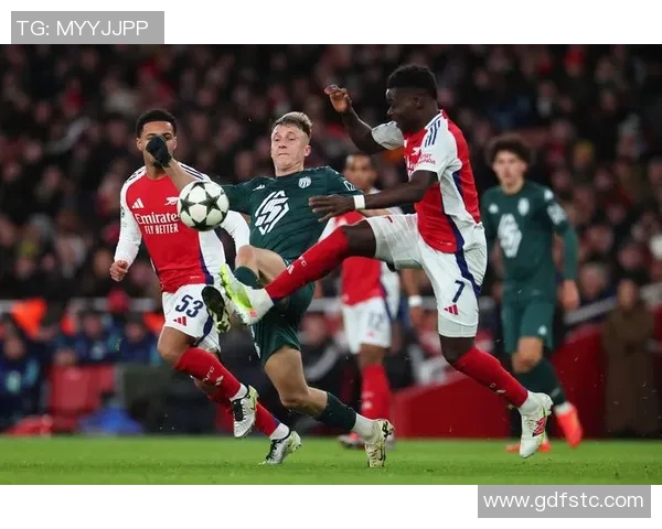 小卡上半场表现平平三分球失准仅得15分助攻2次