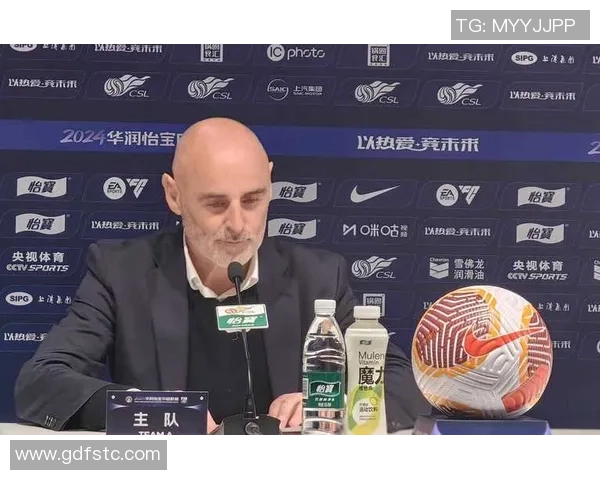 穆斯卡特继续留守海港丹尼罗尔正式执教流浪者签约两年半