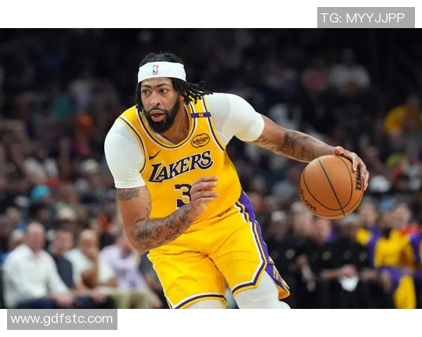 浓眉下半场发力狂砍15分14板3帽关键时刻助湖人逆转取胜