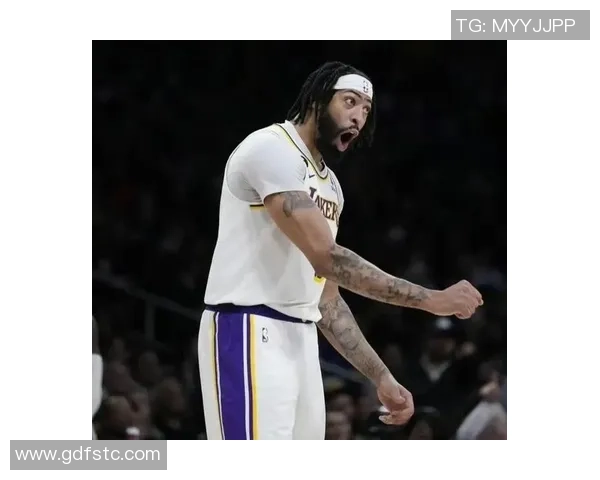 帕金斯呼吁科学家研究浓眉的身体发育与遗传因素及其惊人增高现象 帕金斯呼吁科学家研究浓眉的身体发育与遗传因素及其惊人增高现象