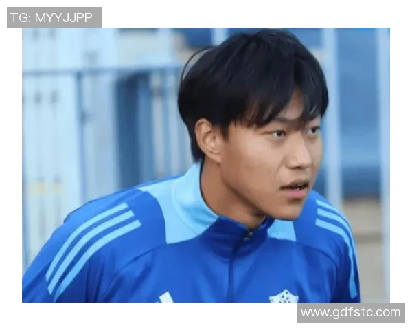 山东U20队表现出色杜月徵险些破门上半场战平上海U20队0比0