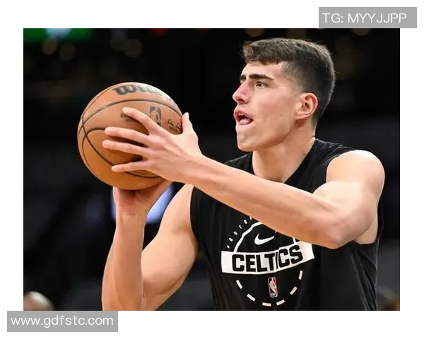 加尔扎谈马祖拉轮换策略坦言跌出阵容也能期待机会来临