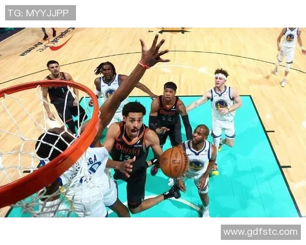 普尔上半场表现平平下半场失常全场仅得11分难助球队取胜 普尔上半场表现平平下半场失常全场仅得11分难助球队取胜