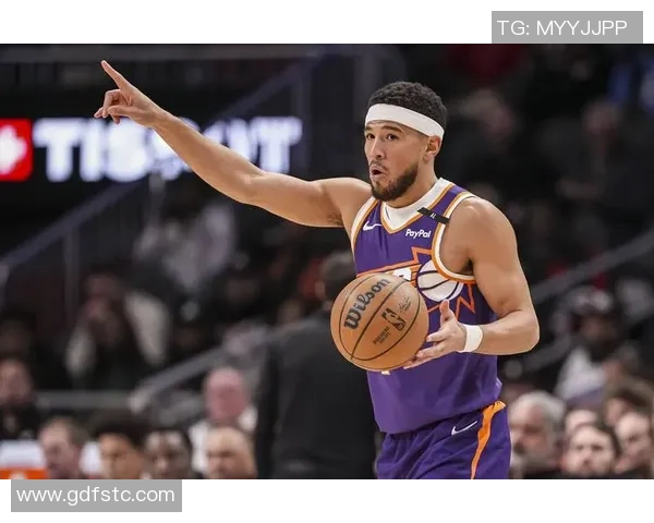 布克首节突破海斯防守时受伤乔丹奥特透露伤退原因